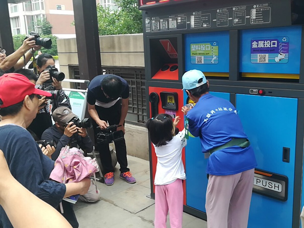 德瀾仕智能垃圾箱科技助力創城智能環保普及社區!