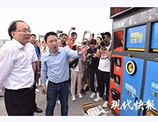 德瀾仕智能垃圾箱驚艷亮相無錫市垃圾分類啟動儀式！